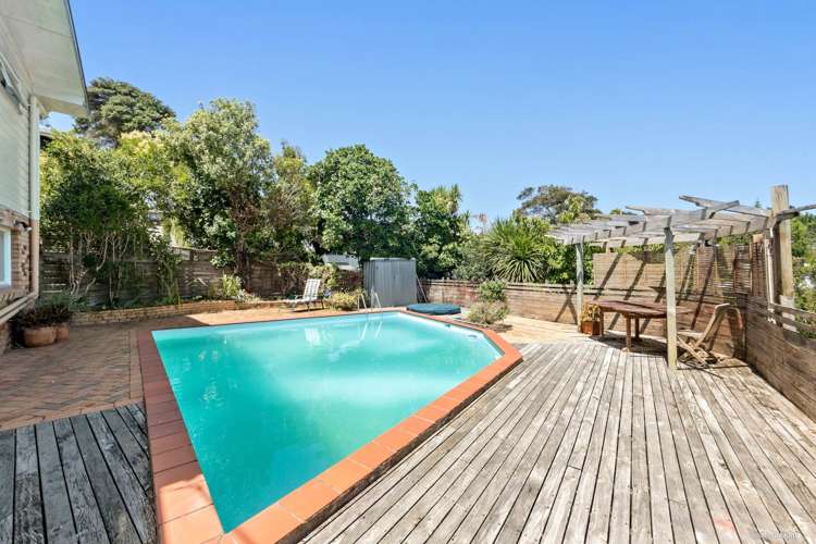 16 Derwent Crescent Titirangi_7