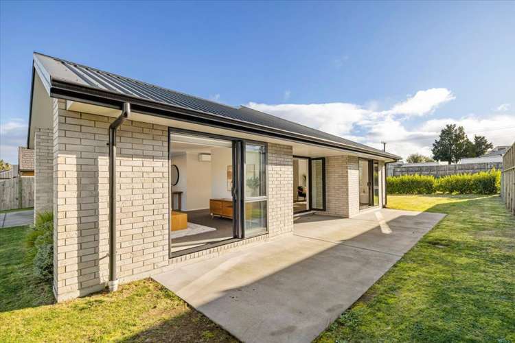 13 Tarata Place Owhata_21