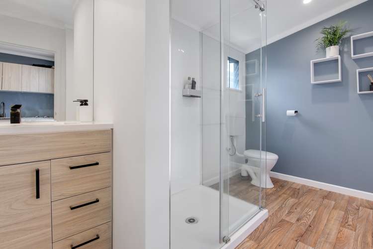 178 Breezes Road Aranui_11