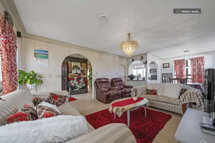 17 Tiroroa Avenue Te Atatu South_7