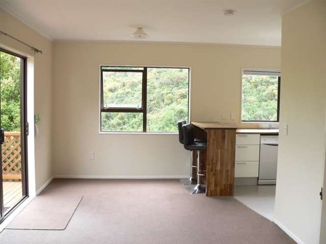 58 Collins Avenue Tawa_3