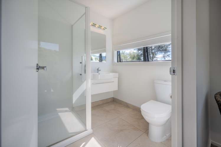 9 Lushingtons Bay Road Takamatua_18