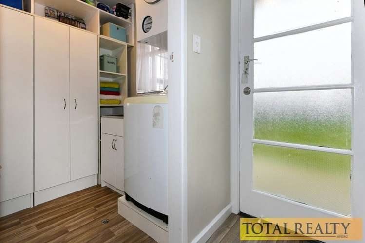 8 Dunstan Crescent Hornby_10