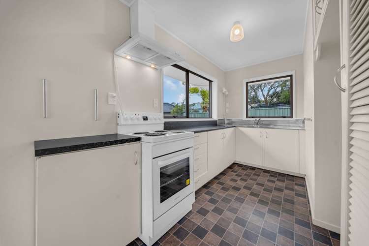 17 Faith Bullock Place New Lynn_6