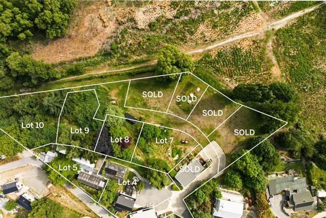 Manse Mews Sections Arrowtown_1