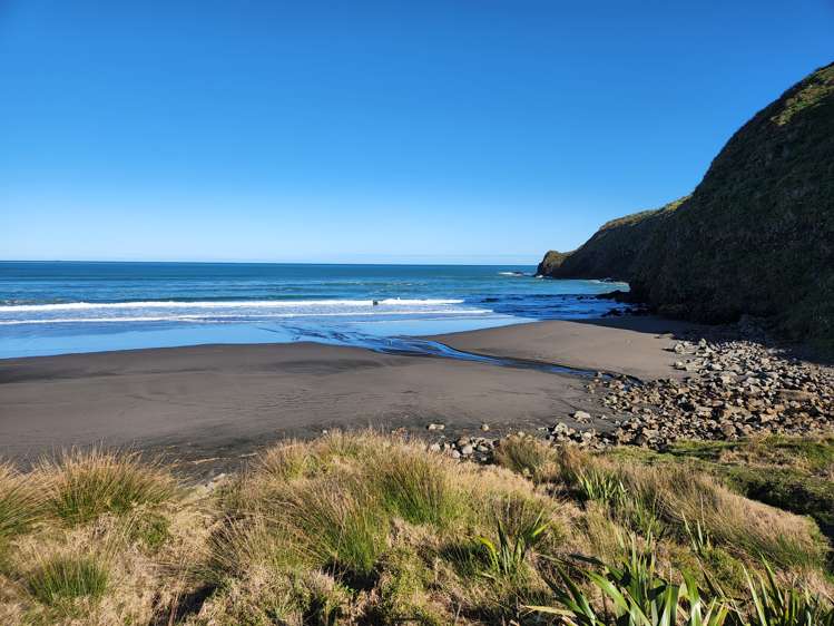 1597 Whaanga Road Raglan_9