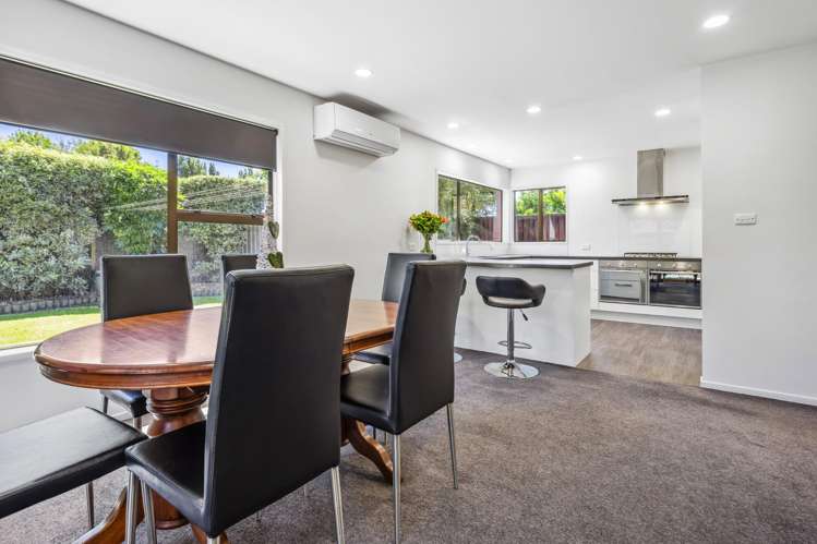 22 Regency Crescent Redwood_6