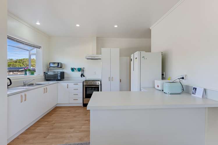 76 Oxford Street Tawa_2
