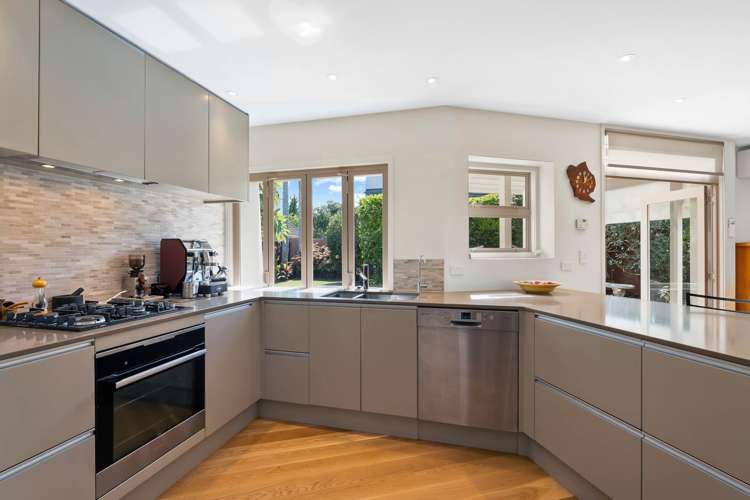 8b Queen Mary Avenue Epsom_15