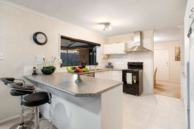 26 Farmdale Court Flat Bush_3