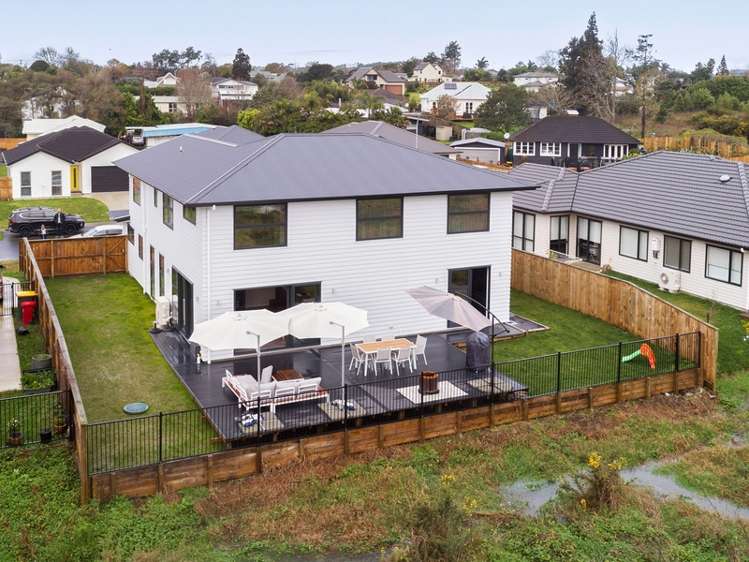 8 Te Roera Place Riverhead_1