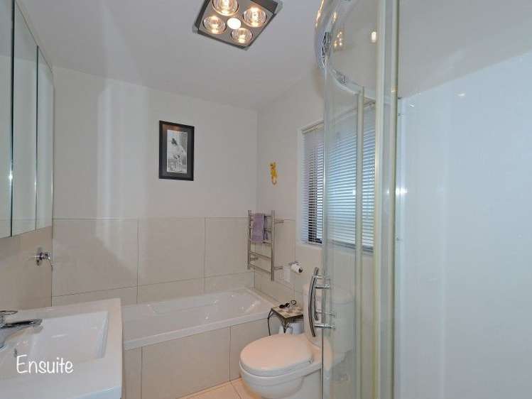 124 Kirton Drive Riverstone Terraces_11