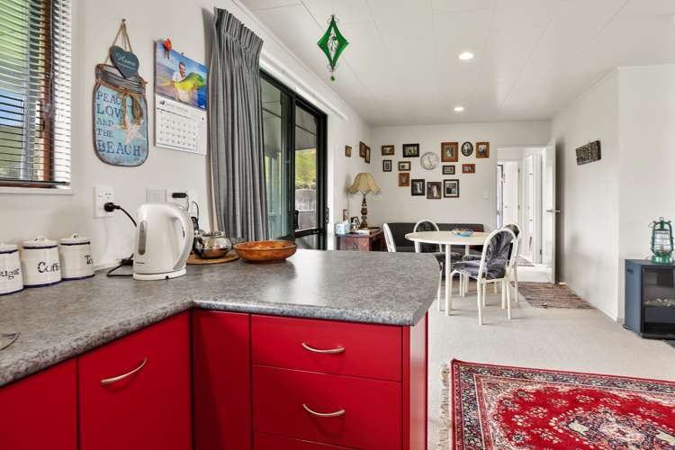 4 Rauparaha Street Marokopa_23