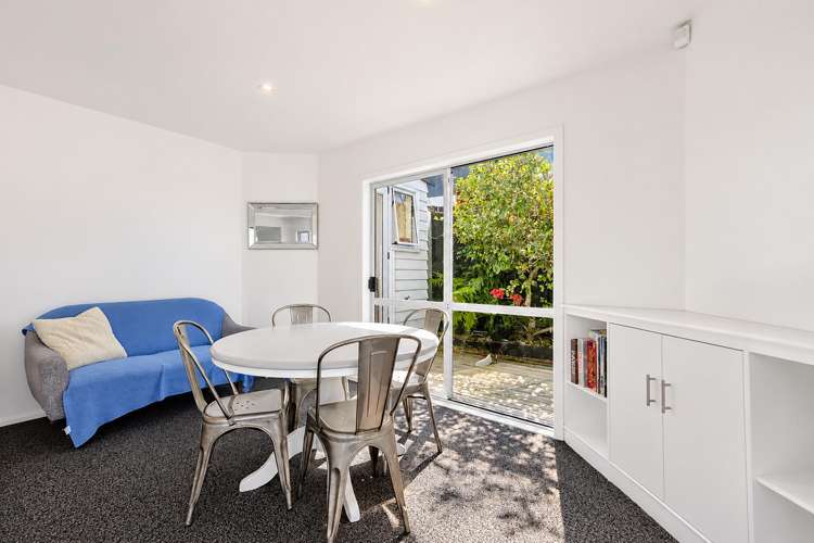 2/9 Sunset Road Totara Vale_10