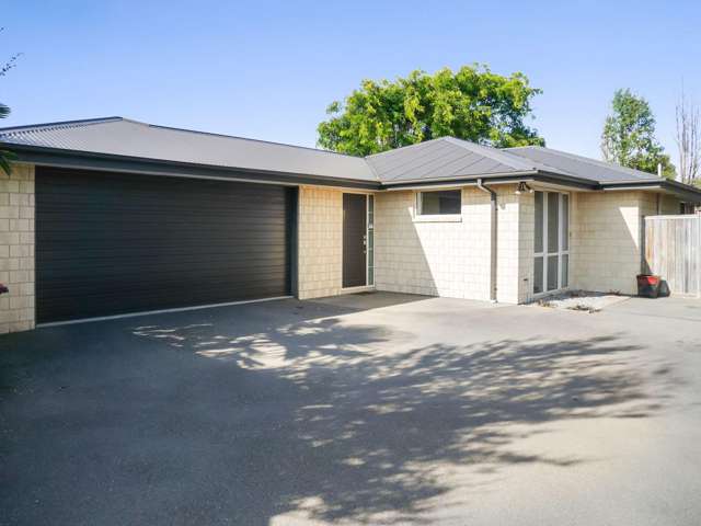 SPREYDON - 3 X BEDROOMS, 2 X BATHROOMS WITH A DOUBLE GARAGE