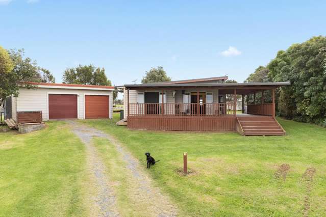 Charming country home - Adjoining block available