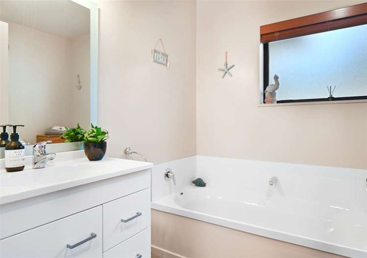 114 Bruces Road Sefton_8