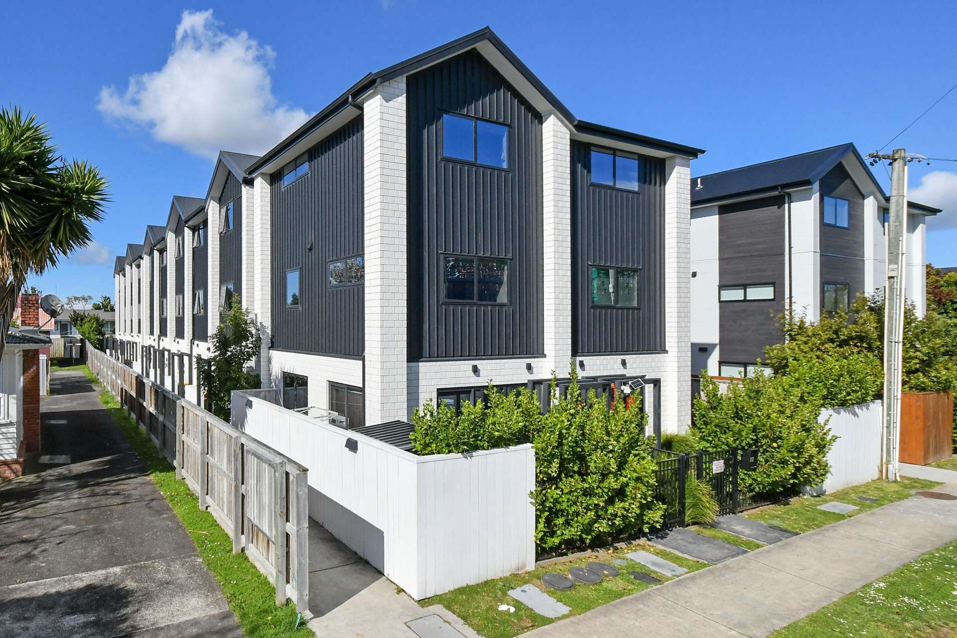 9/22 Yeovil Road Te Atatu Peninsula_0