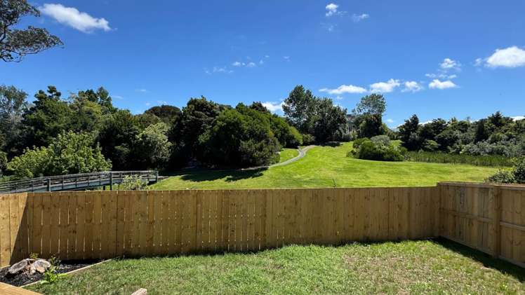 3/97 Aviemore Drive Highland Park_19