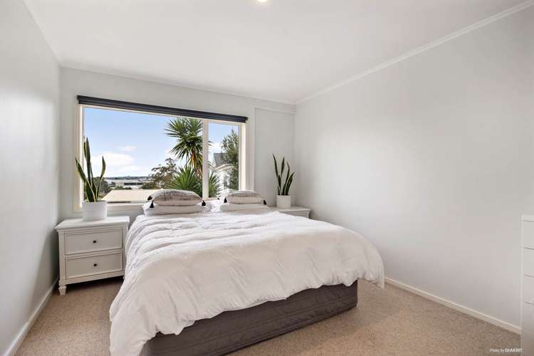 1/17 Lush Avenue Saint Johns_12