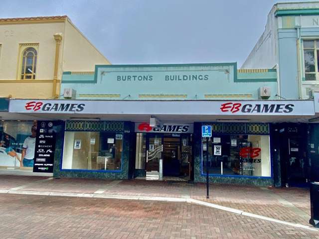 First Class Art Deco Retail