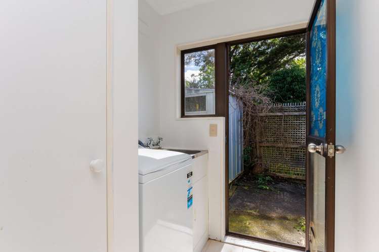 27 Greenvalley Rise Glenfield_12