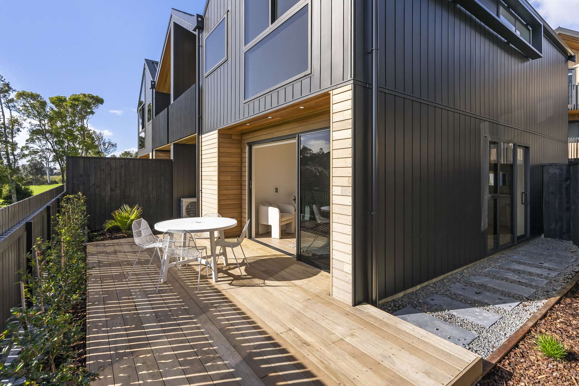 4/51 Taipari Road Te Atatu Peninsula_0