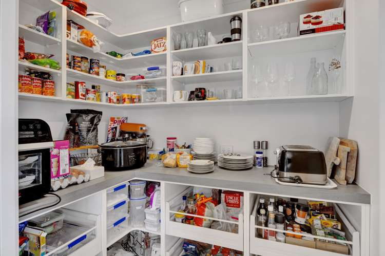 8a Jules Crescent Bell Block_12