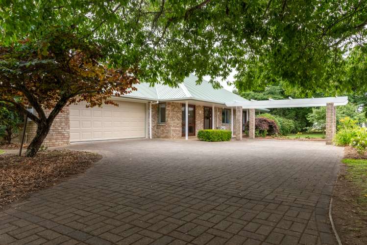 21 Cowley Drive Leamington_1