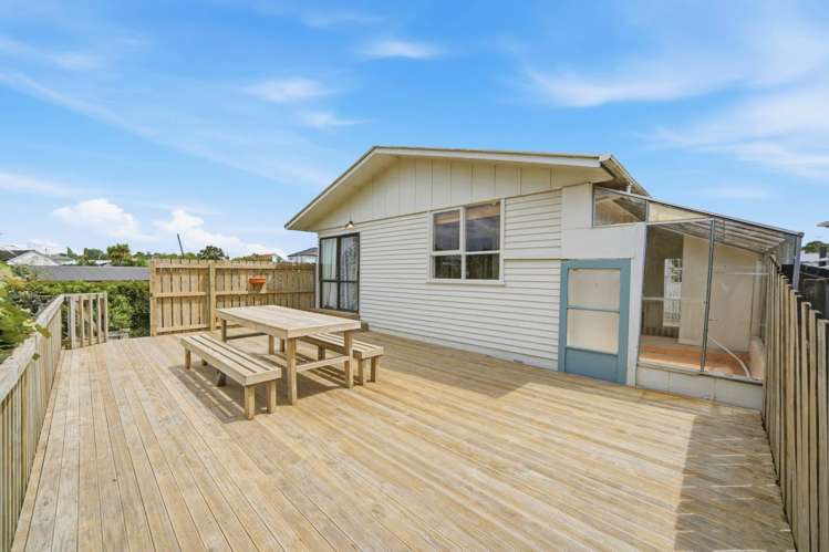 28 Gossamer Drive Pakuranga Heights_1