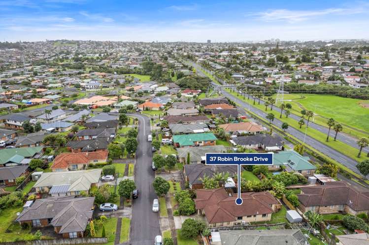 37 Robin Brooke Drive Flat Bush_13