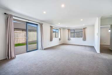 49 Plover Street_3