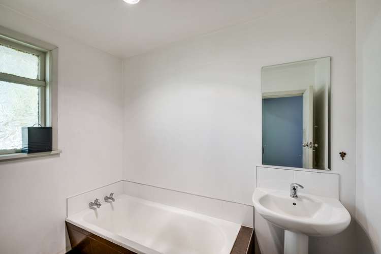 1240 Cunningham Crescent Mayfair_9