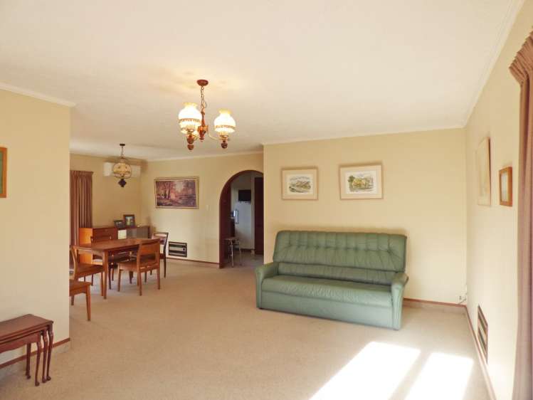 2/14 Avondale Road Taradale_7