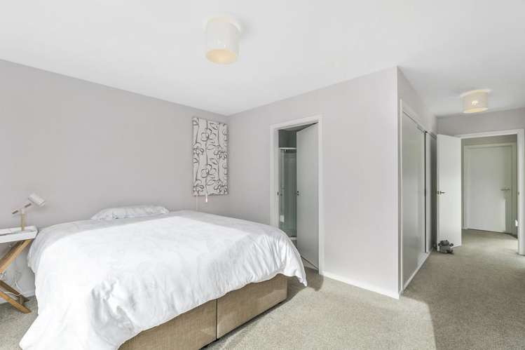 49 Red Beech Avenue Woodridge_5