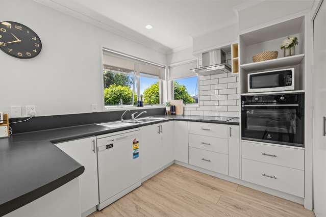 8 Woodham Drive Allenton_2