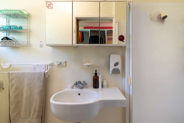 25 Coromandel Crescent Mairangi Bay_16