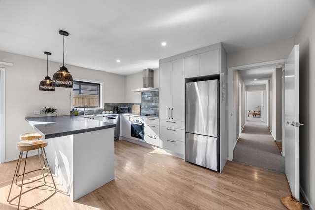 1 Barton Street Lake Hawea_4