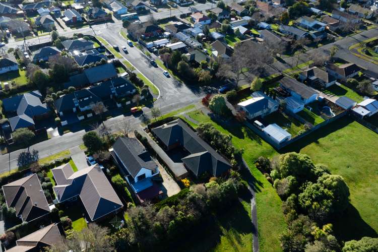 1/74 Lowry Avenue Redwood_15