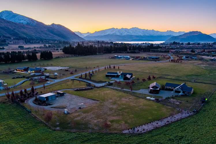 14 Little Orchard Way Wanaka_2