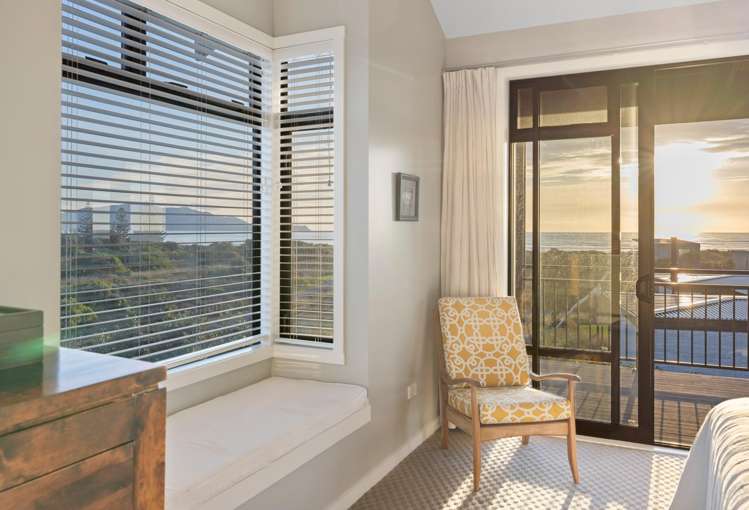 8 Beachview Grove Peka Peka_20