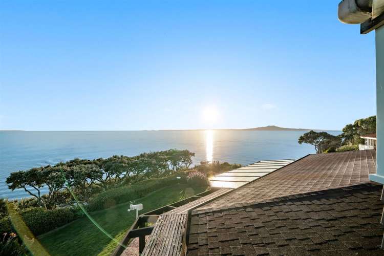 153 Beach Road Castor Bay_29