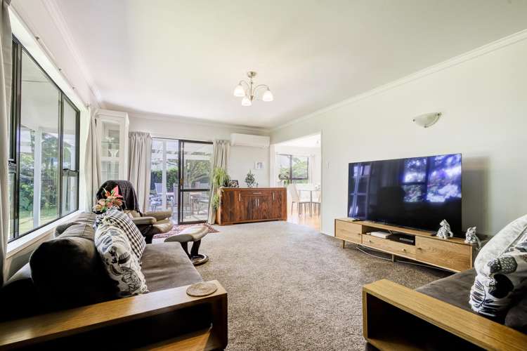 6 Chestnut Place Pukete_5