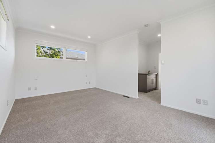 143 Riddell Road 1670_11