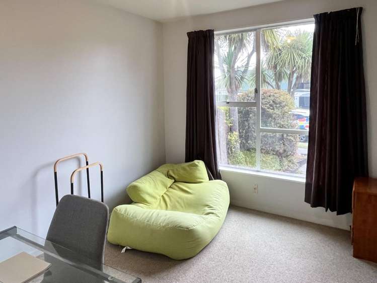 8 Cardinal Drive Hillmorton_11