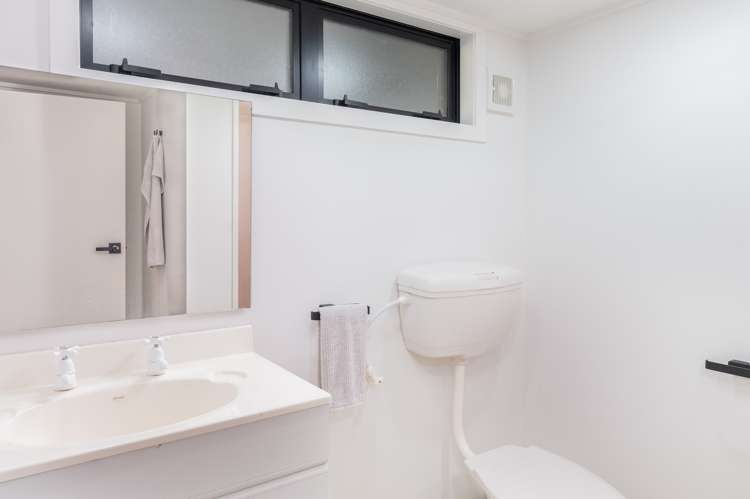 21 Waiparemo Crescent Pukawa_16