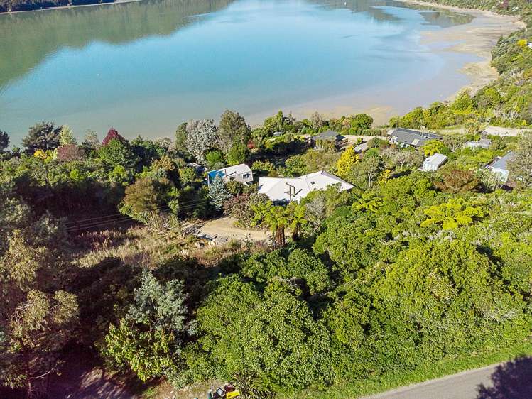 581 Queen Charlotte Drive_0