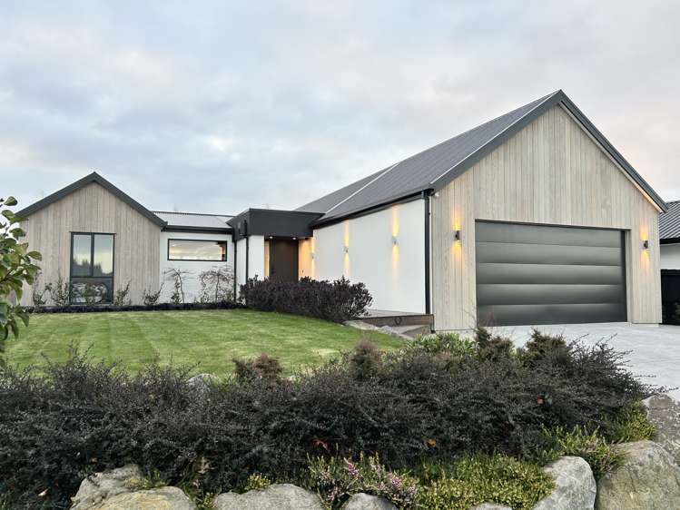 9 Redhaven Rise Netherby_1