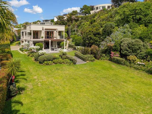 A tranquil setting with water views & studio