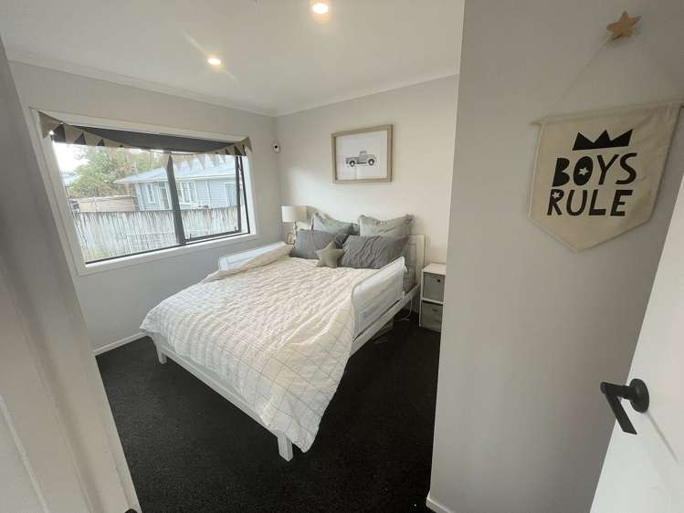 283 Dey Street Hamilton East_7